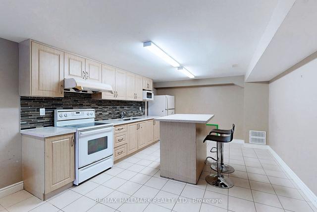 25 Honeybourne Cres, House detached with 3 bedrooms, 3 bathrooms and 7 parking in Markham ON | Image 15