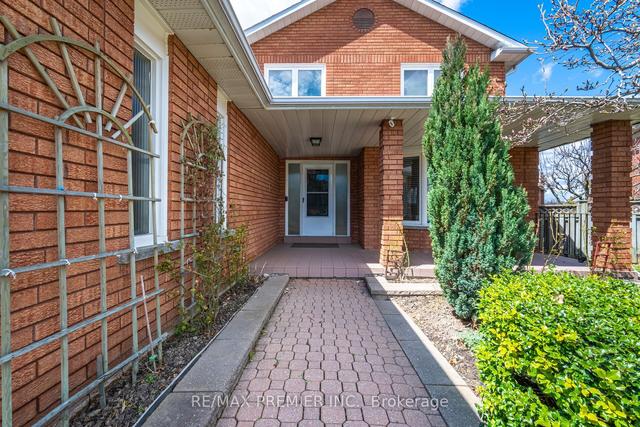 112 Burgosa Crt, House detached with 4 bedrooms, 4 bathrooms and 6 parking in Vaughan ON | Image 32