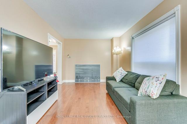 1405 Cedarglen Crt, House attached with 3 bedrooms, 2 bathrooms and 5 parking in Oakville ON | Image 39