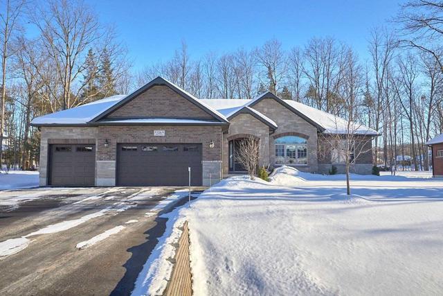 126 Mennill Dr, House detached with 3 bedrooms, 4 bathrooms and 12 parking in Springwater ON | Image 1