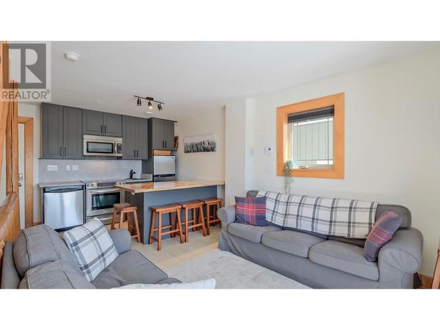 6 - 5015 Snowbird Way, House attached with 2 bedrooms, 2 bathrooms and null parking in Kootenay Boundary E BC | Image 11