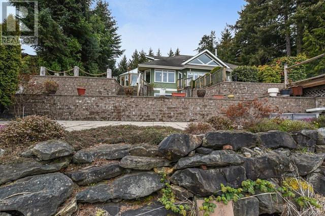7602 Ships Point Rd, House detached with 3 bedrooms, 3 bathrooms and 6 parking in Comox Valley A BC | Image 20