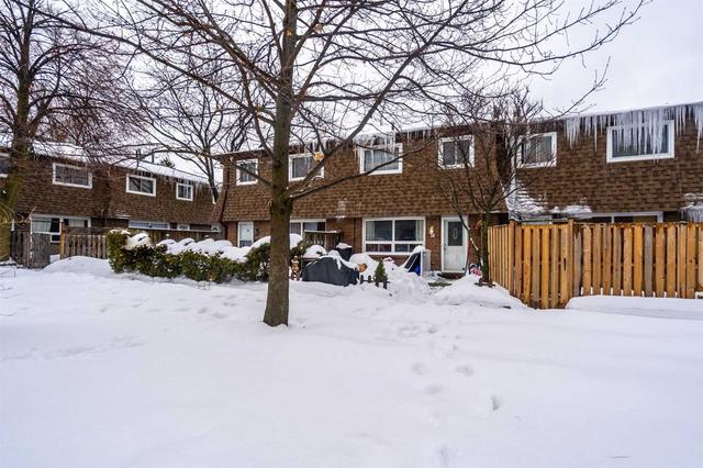 165 Limeridge Rd W, Townhouse with 2 bedrooms, 1 bathrooms and 1 parking in Hamilton ON | Image 15