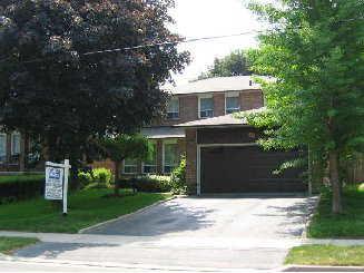 165 Clark Ave, House detached with 4 bedrooms, 3 bathrooms and 2 parking in Markham ON | Image 1