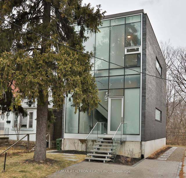 561 Arlington Ave, House detached with 3 bedrooms, 4 bathrooms and 1 parking in Toronto ON | Image 1