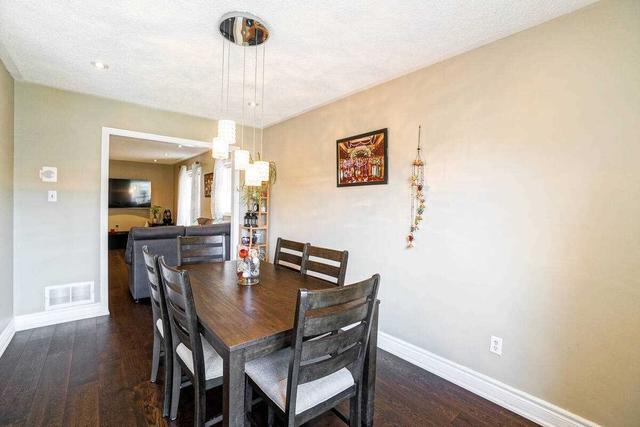 806 Ashprior Ave, House attached with 3 bedrooms, 4 bathrooms and 3 parking in Mississauga ON | Image 39