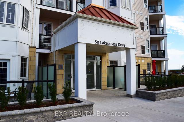 225 - 50 Lakebreeze Dr, Condo with 1 bedrooms, 2 bathrooms and 1 parking in Clarington ON | Image 4