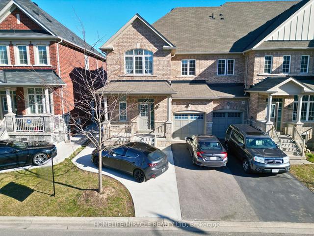 31 Saint Dennis Rd, House attached with 3 bedrooms, 4 bathrooms and 3 parking in Brampton ON | Image 12