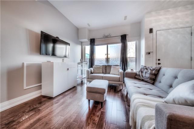 Th27 - 284 Brock Ave, Townhouse with 2 bedrooms, 2 bathrooms and 1 parking in Toronto ON | Image 3