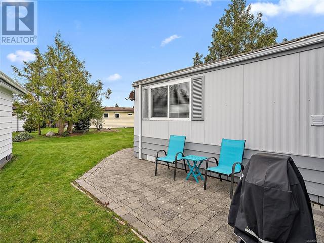 9399 Brookwood Dr, House other with 2 bedrooms, 1 bathrooms and 2 parking in Sidney BC | Image 19