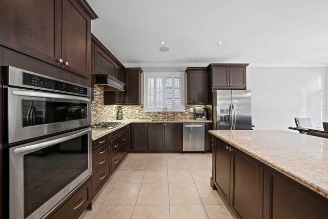 101 Vitlor Dr, House detached with 4 bedrooms, 5 bathrooms and 6 parking in Richmond Hill ON | Image 3