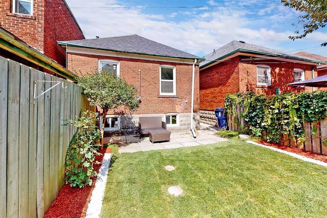 409 Mortimer Ave, House detached with 2 bedrooms, 3 bathrooms and 1 parking in Toronto ON | Image 24