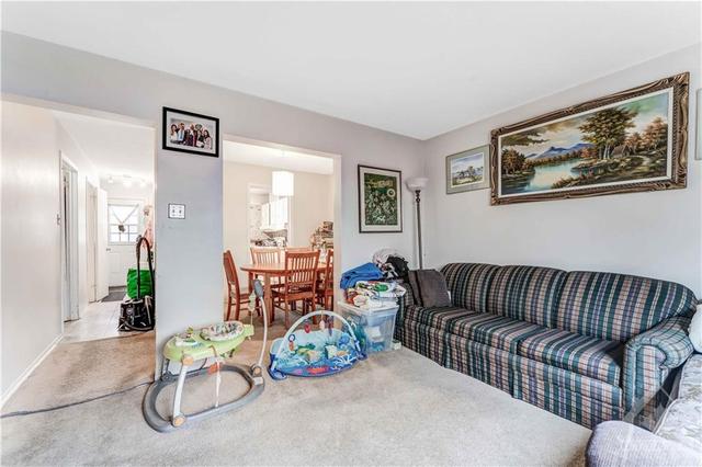 8 Compata Way, Townhouse with 3 bedrooms, 2 bathrooms and 1 parking in Ottawa ON | Image 6