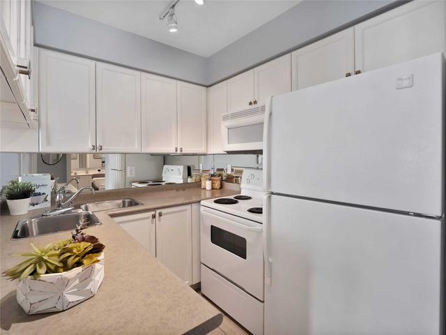 1004 - 1150 Parkwest Pl, Condo with 1 bedrooms, 1 bathrooms and 1 parking in Mississauga ON | Image 5