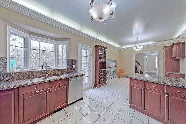 18 Roberson Dr, House detached with 5 bedrooms, 7 bathrooms and 6 parking in Ajax ON | Image 7