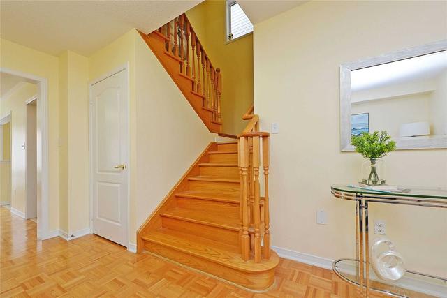 42 Snowshoe Lane, House attached with 3 bedrooms, 3 bathrooms and 4 parking in Brampton ON | Image 10