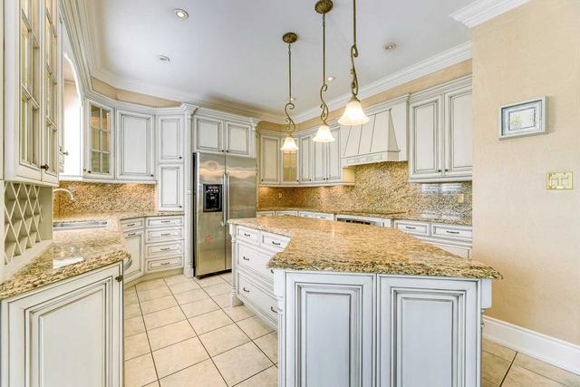 1178 Lindenrock Dr, House detached with 4 bedrooms, 4 bathrooms and 4 parking in Oakville ON | Image 3