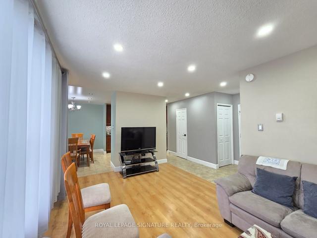 212 - 1055 A Forestwood Dr, Townhouse with 3 bedrooms, 2 bathrooms and 1 parking in Mississauga ON | Image 16