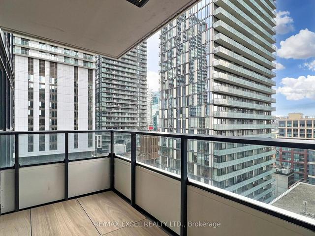 2107 - 38 Widmer St, Condo with 2 bedrooms, 2 bathrooms and 0 parking in Toronto ON | Image 11