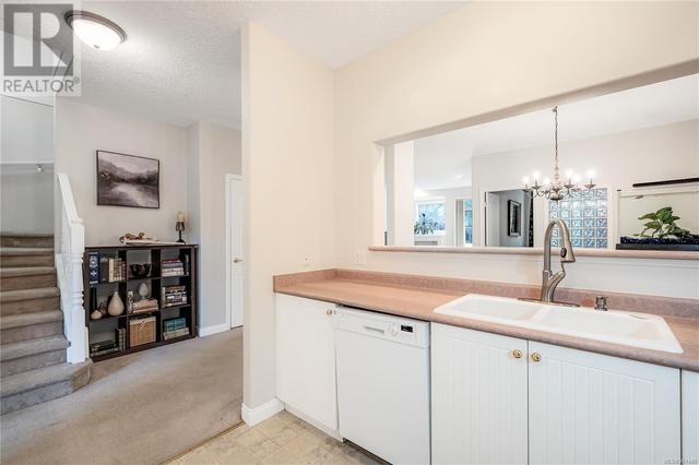 25 - 4525 Wilkinson Rd, House attached with 3 bedrooms, 3 bathrooms and 1 parking in Saanich BC | Image 21