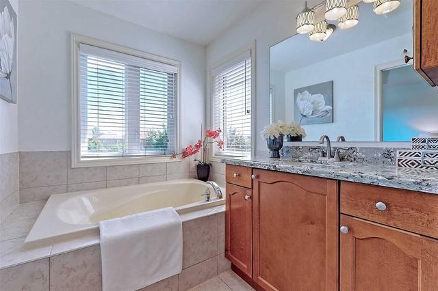 4682 Centretown Way, House semidetached with 4 bedrooms, 3 bathrooms and 5 parking in Mississauga ON | Image 8