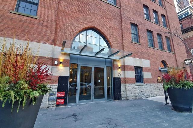 3003 - 5 St Joseph St, Condo with 1 bedrooms, 1 bathrooms and 0 parking in Toronto ON | Image 16