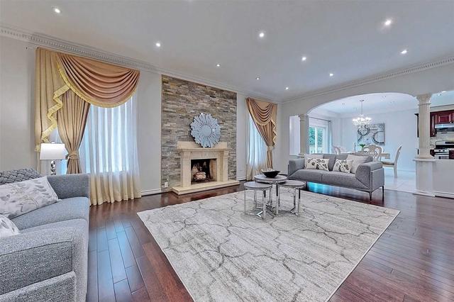 45 Eastdale Cres, House detached with 5 bedrooms, 5 bathrooms and 4 parking in Richmond Hill ON | Image 6