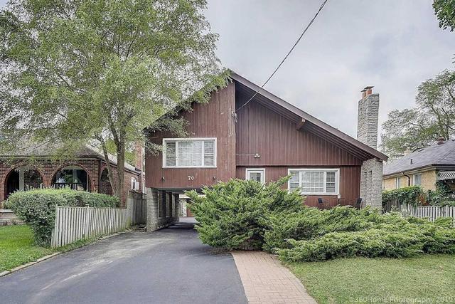 70 Greylawn Cres, House detached with 1 bedrooms, 1 bathrooms and 1 parking in Toronto ON | Image 1