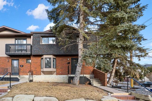 906 17 Street Nw, House attached with 3 bedrooms, 2 bathrooms and 4 parking in Calgary AB | Card Image