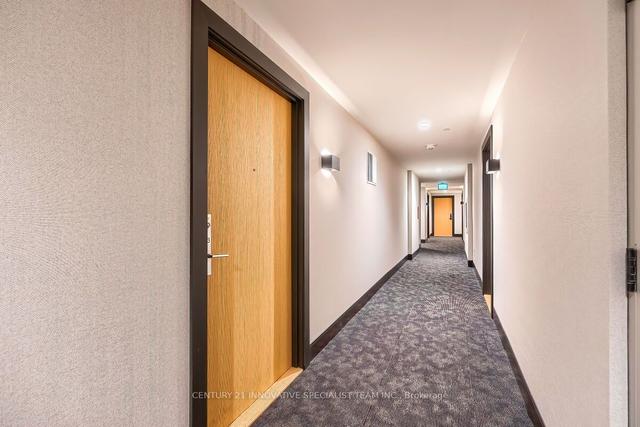 1803 - 2520 Eglinton Ave W, Condo with 1 bedrooms, 2 bathrooms and 2 parking in Mississauga ON | Image 3