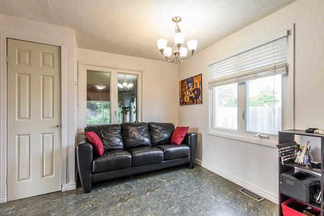 268 Guelph St, House detached with 2 bedrooms, 2 bathrooms and 4 parking in Kitchener ON | Image 4
