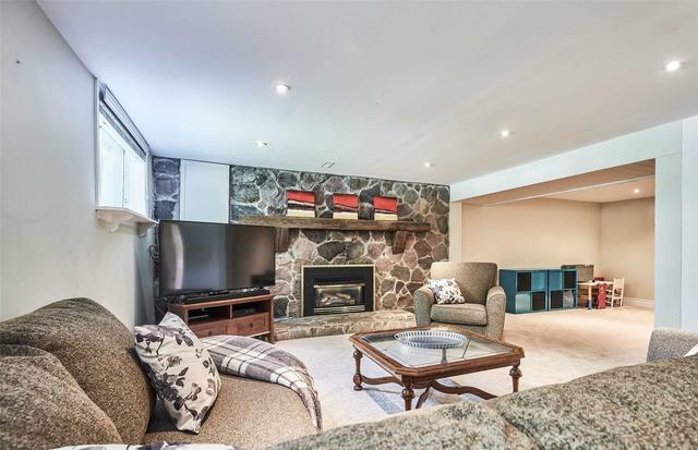 12 Robinglade Ave, House detached with 3 bedrooms, 2 bathrooms and 8 parking in Kawartha Lakes ON | Image 26