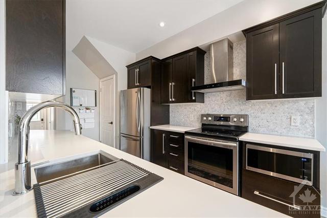 424 Sultan Street, Townhouse with 3 bedrooms, 4 bathrooms and 3 parking in Ottawa ON | Image 14