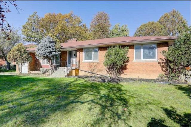 10 Sifton Crt, House detached with 3 bedrooms, 2 bathrooms and 2 parking in Toronto ON | Image 16