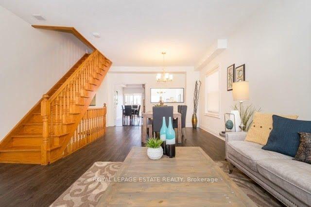 295 Gowan Ave, House detached with 3 bedrooms, 2 bathrooms and 2 parking in Toronto ON | Image 3