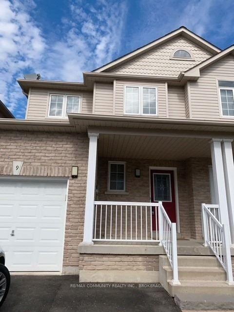 9 - 253 Sprucewood Cres, House attached with 3 bedrooms, 3 bathrooms and 3 parking in Clarington ON | Image 1