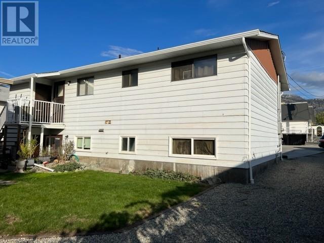 14 Jonagold Place Unit# 1 & 2, House semidetached with 4 bedrooms, 2 bathrooms and 1 parking in Osoyoos BC | Image 6