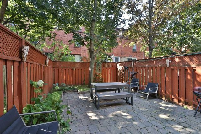 179e Degrassi Ave, House semidetached with 3 bedrooms, 3 bathrooms and 2 parking in Toronto ON | Image 8