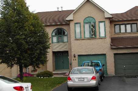 88 Richwood Cres, House attached with 3 bedrooms, 3 bathrooms and 3 parking in Brampton ON | Image 1