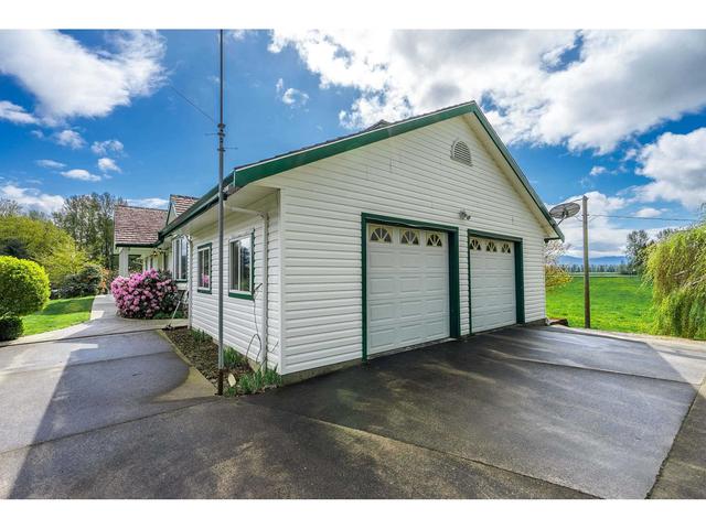 9356 Ross Road, House detached with 3 bedrooms, 3 bathrooms and 10 parking in Fraser Valley G BC | Image 10