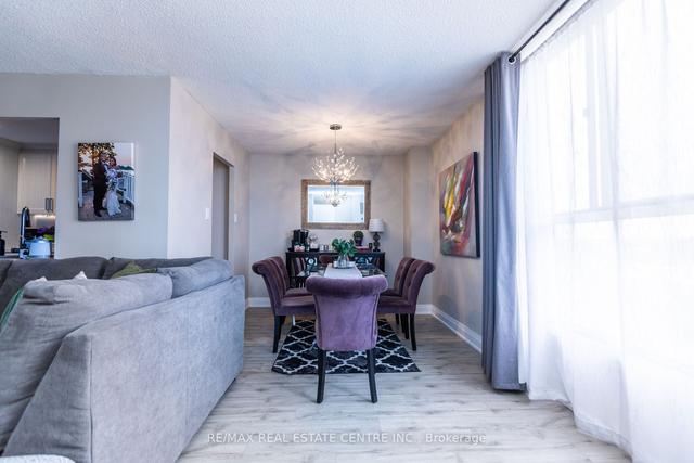 803 - 3170 Kirwin Ave, Condo with 3 bedrooms, 2 bathrooms and 1 parking in Mississauga ON | Image 3