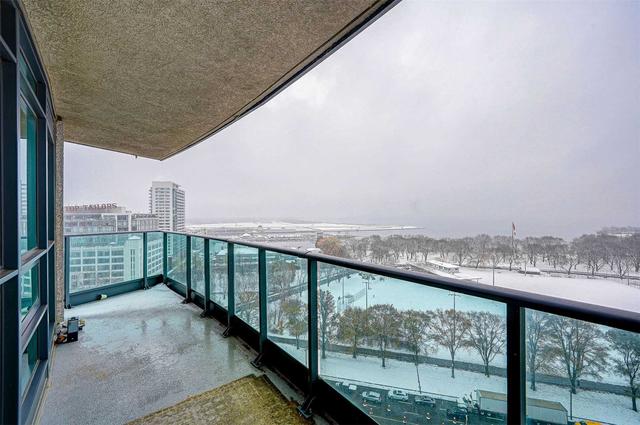 1604 - 215 Fort York Blvd, Condo with 2 bedrooms, 2 bathrooms and 1 parking in Toronto ON | Image 3