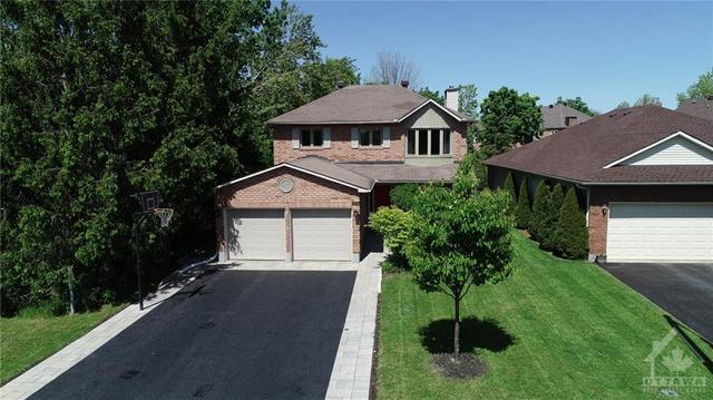 25 Claudet Crescent, House detached with 4 bedrooms, 4 bathrooms and 6 parking in Ottawa ON | Image 1