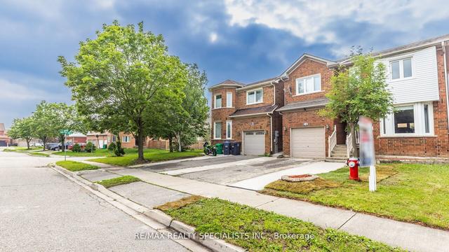 14 Shady Pine Circ, House detached with 3 bedrooms, 4 bathrooms and 5 parking in Brampton ON | Image 23
