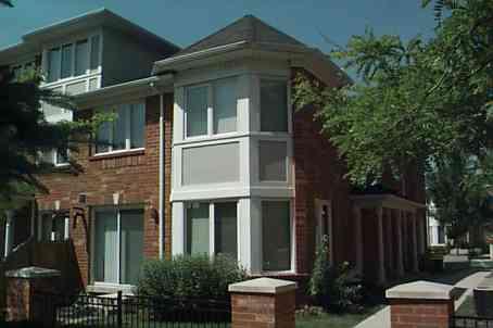 121 - 18 Clark Ave W, Townhouse with 2 bedrooms, 3 bathrooms and 1 parking in Vaughan ON | Image 1