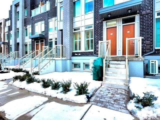 118 - 11 Applewood Lane, Townhouse with 2 bedrooms, 3 bathrooms and 1 parking in Toronto ON | Image 1