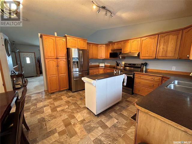 758 Sun Valley Drive, House detached with 5 bedrooms, 3 bathrooms and null parking in Estevan SK | Image 9