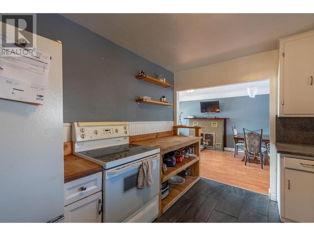 4003 27 Avenue, House detached with 3 bedrooms, 2 bathrooms and 1 parking in Vernon BC | Image 31