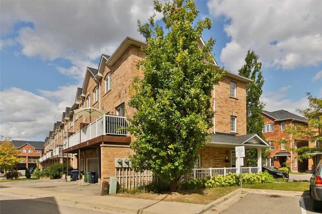 40 Birdstone Cres, Townhouse with 3 bedrooms, 3 bathrooms and 3 parking in Toronto ON | Image 12