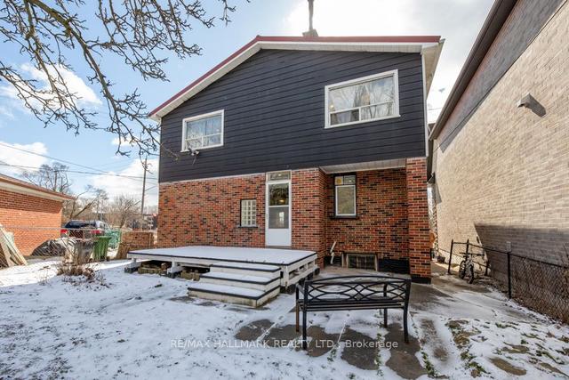 166 Highview Ave, House detached with 3 bedrooms, 1 bathrooms and 2 parking in Toronto ON | Image 16